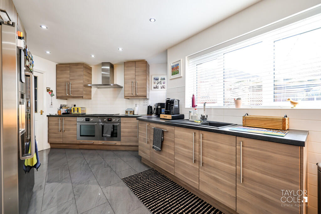 Additional property image - School Walk, Tamworth