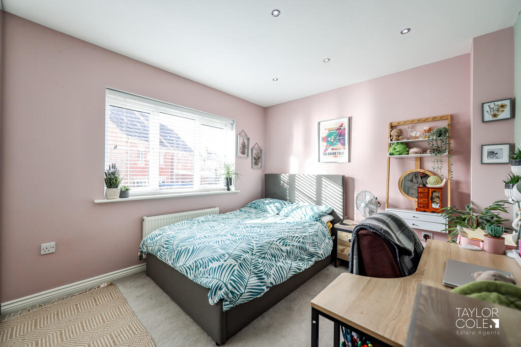 Additional property image - School Walk, Tamworth