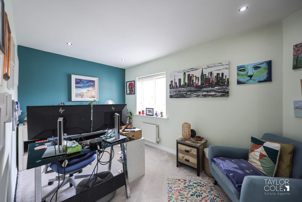 Additional property image - School Walk, Tamworth
