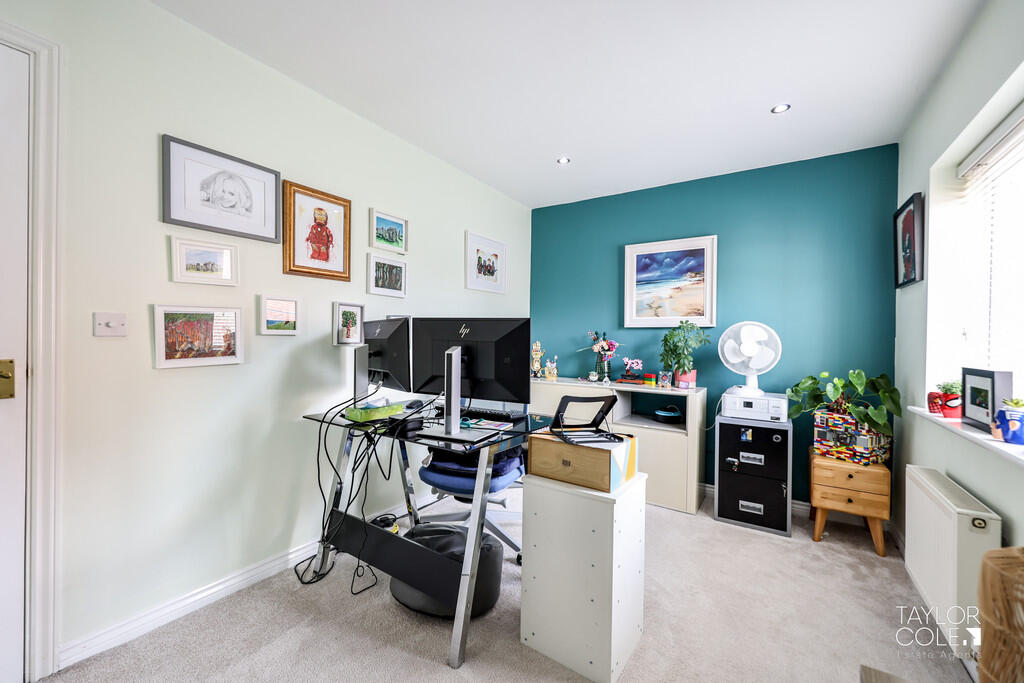 Additional property image - School Walk, Tamworth
