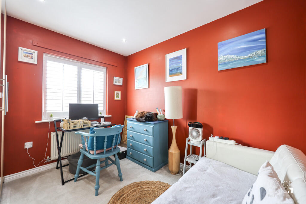Additional property image - School Walk, Tamworth
