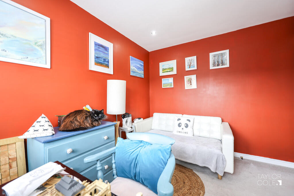 Additional property image - School Walk, Tamworth