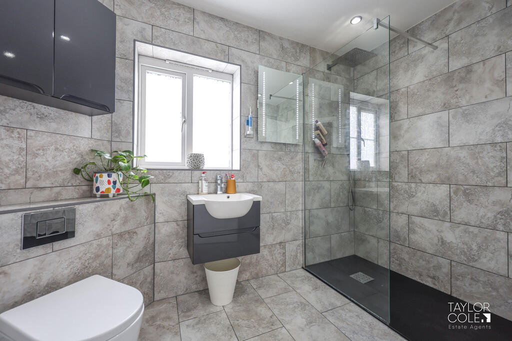 Additional property image - School Walk, Tamworth