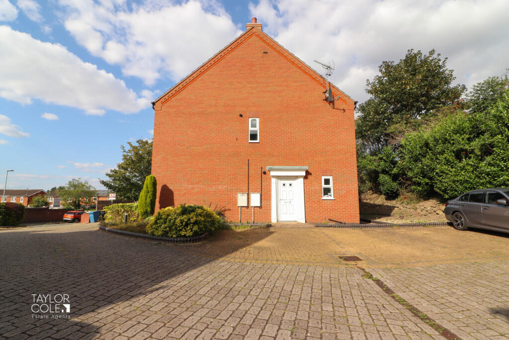 Additional property image - Ravenswood Gardens, Wilnecote