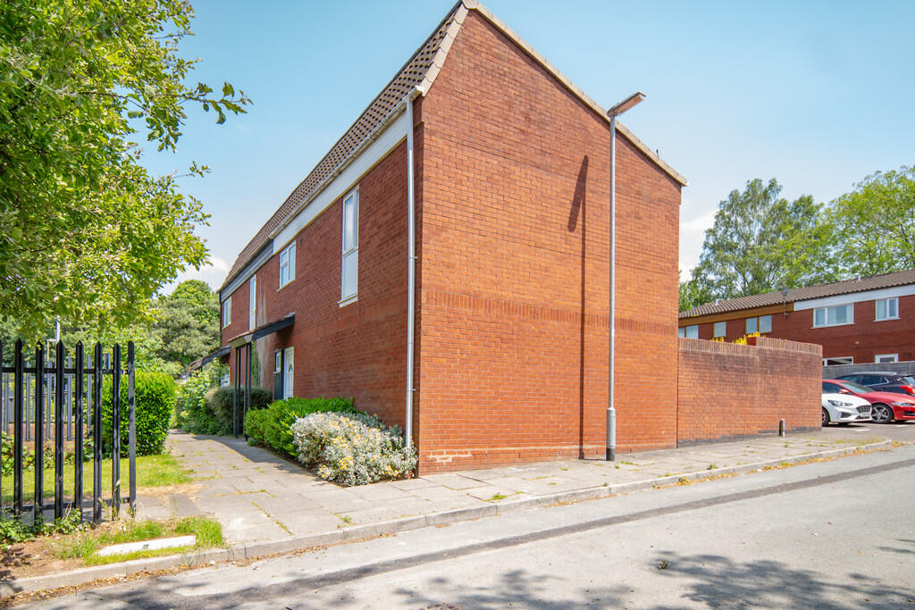 Main image of property: Calder, Wilnecote