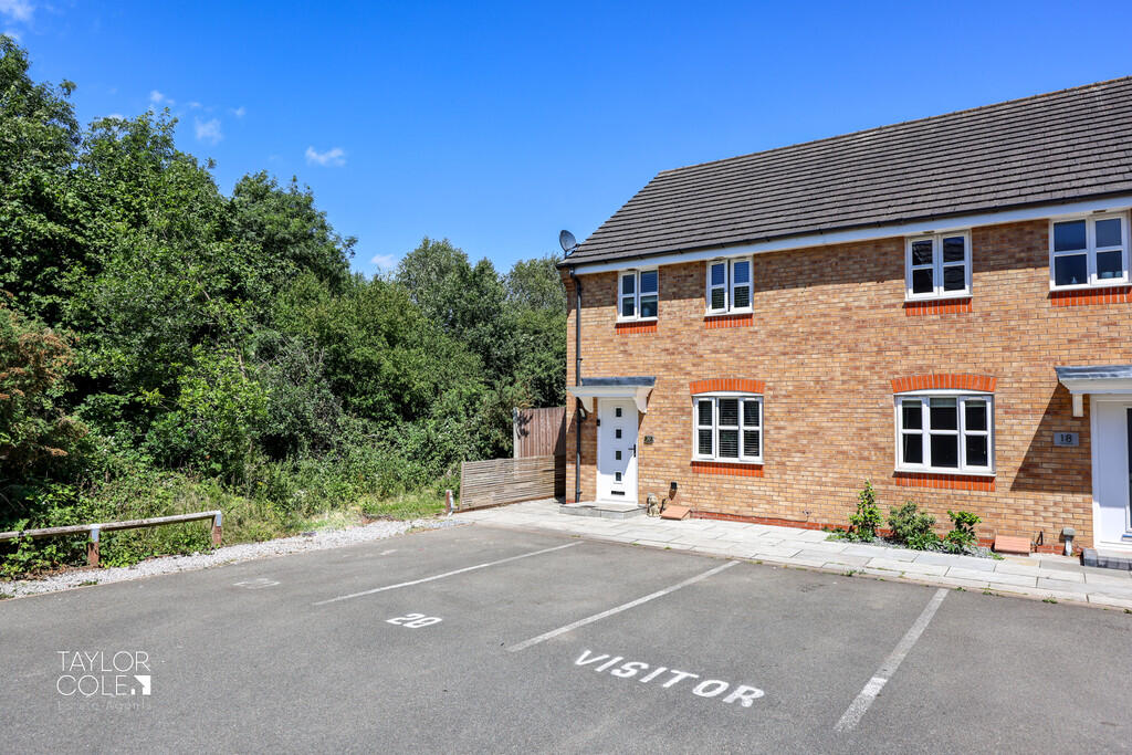 3 bedroom semi-detached house