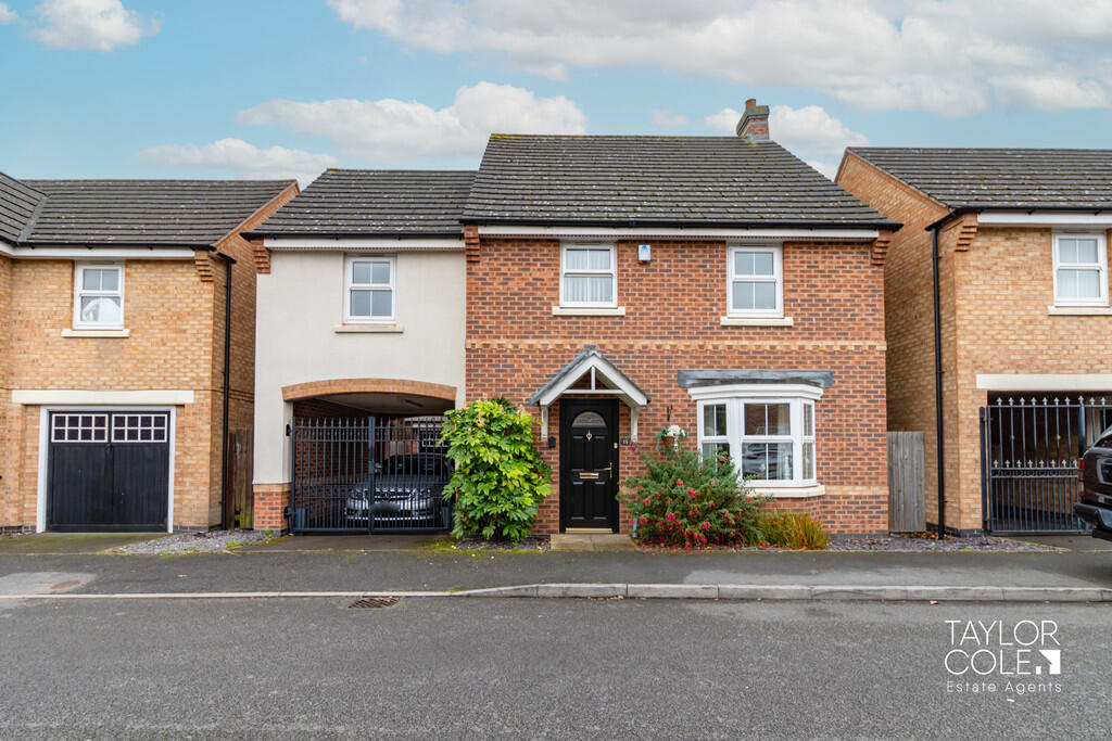 4 bedroom detached house