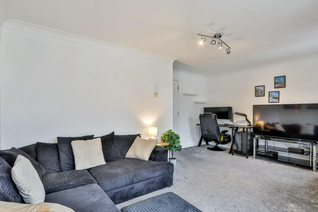 Additional property image - Warwick Road