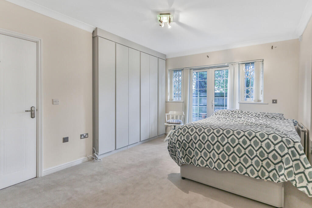 Additional property image - Holdenhurst Road, Bournemouth