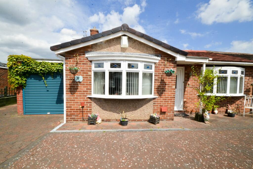 2 bedroom bungalow for sale in Wardley Drive, Wardley, NE10