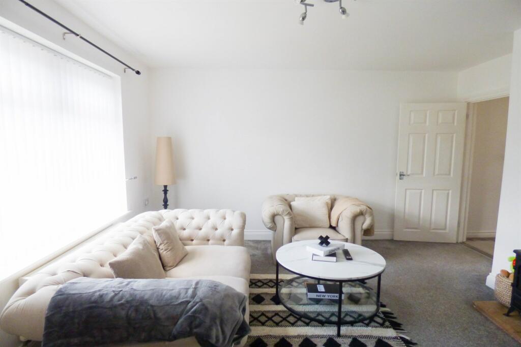 3 bedroom semidetached house for rent in Woodlands Road, Rowlands Gill