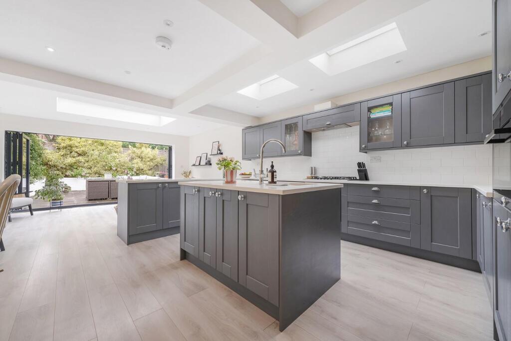 Main image of property: Cornford Grove, SW12