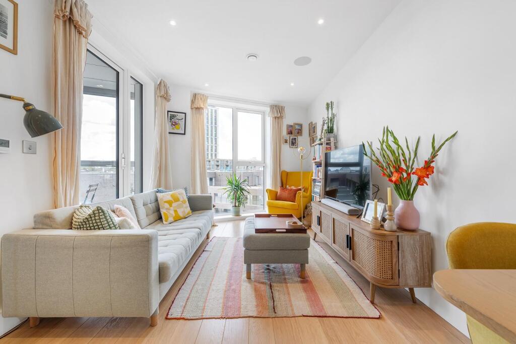Main image of property: Stockwell Park Walk, SW9