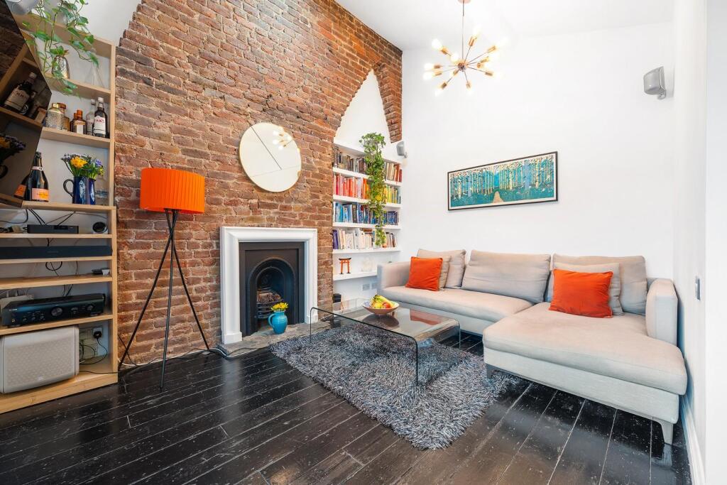 Main image of property: Stockwell Park Crescent, SW9