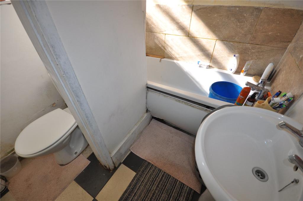 2 bedroom terraced house for sale in Rosebery Street, Swindon