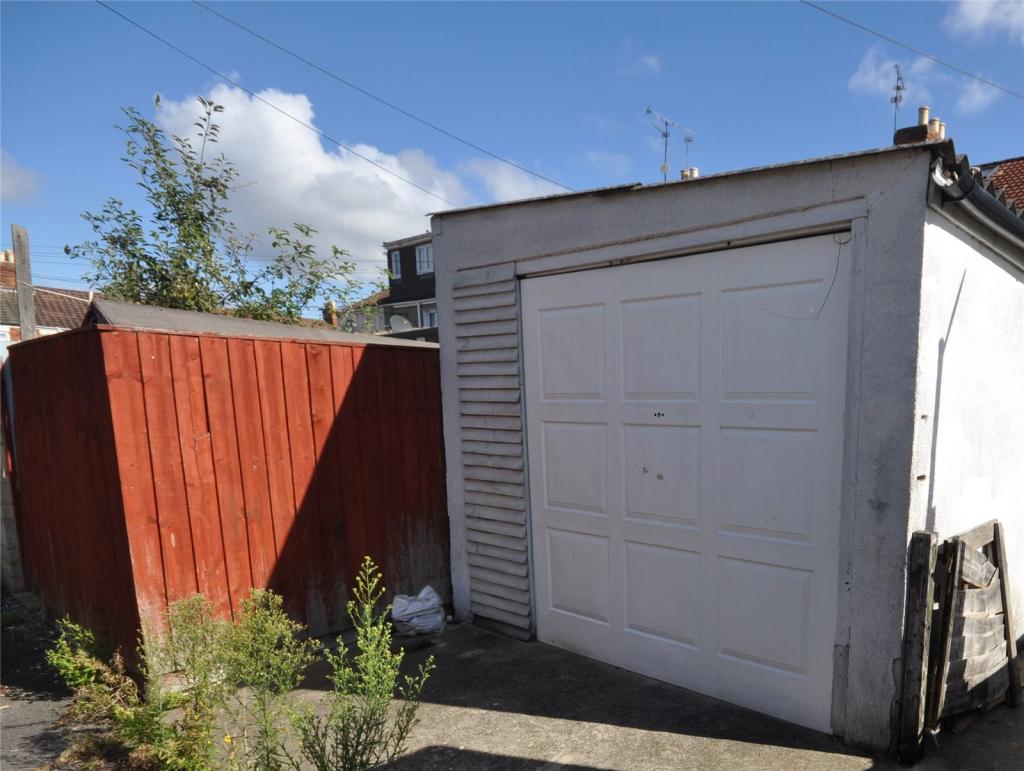 2 bedroom terraced house for sale in Rosebery Street, Swindon
