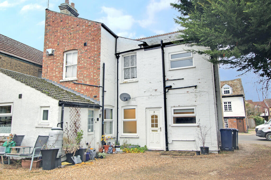 Ground floor studio flat for sale in Cambridge Street, St. Neots, PE19