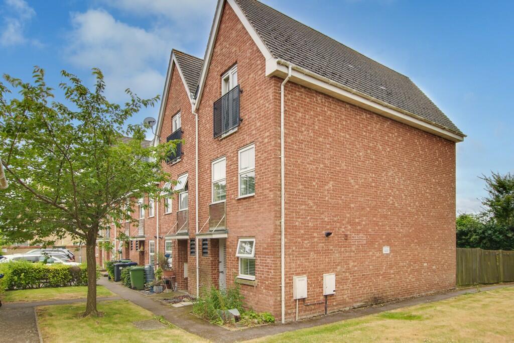4 bedroom town house for sale in Linton Close, Eaton Socon, St. Neots, PE19