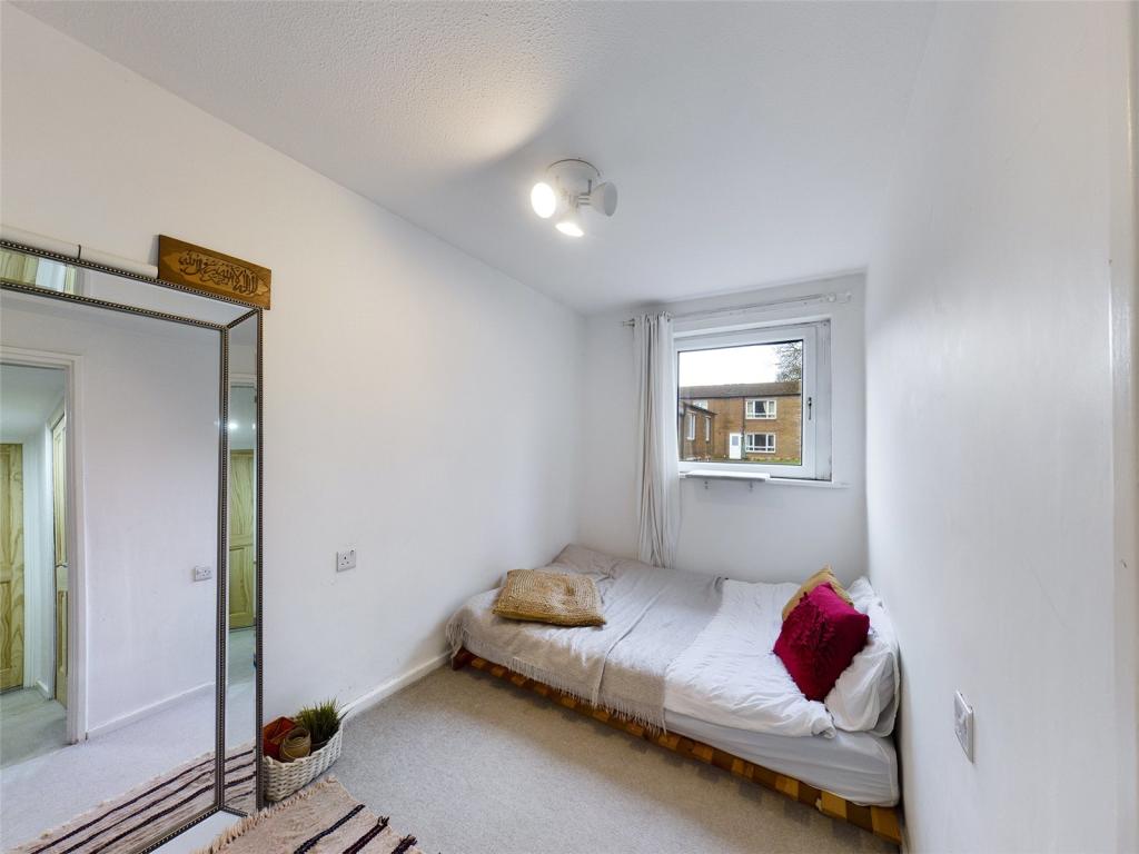 2 bedroom apartment for sale in Hew Clews, Bradford, West Yorkshire, BD7