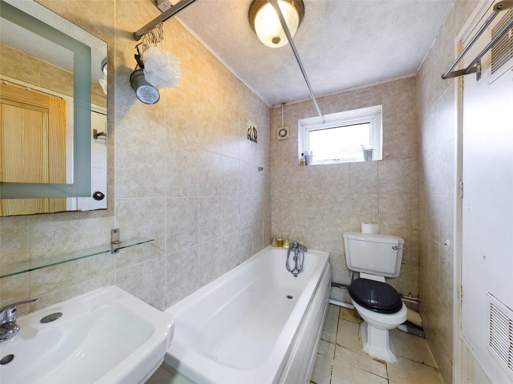 2 bedroom apartment for sale in Hew Clews, Bradford, West Yorkshire, BD7