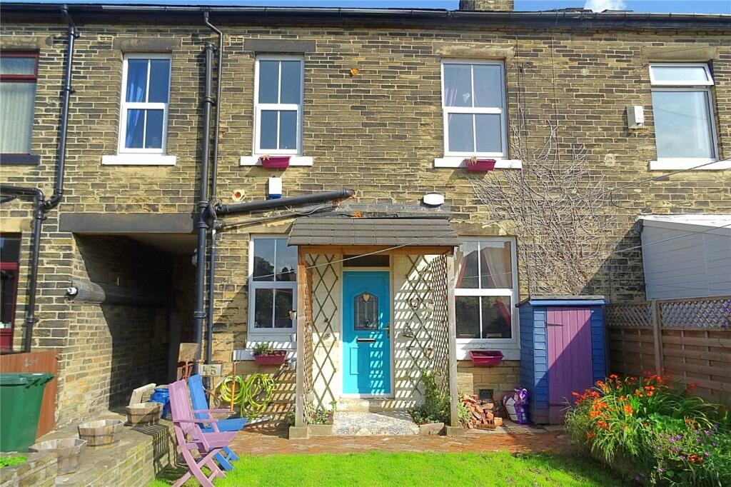 2 bedroom terraced house for sale in Woodhall Road, Bradford, West
