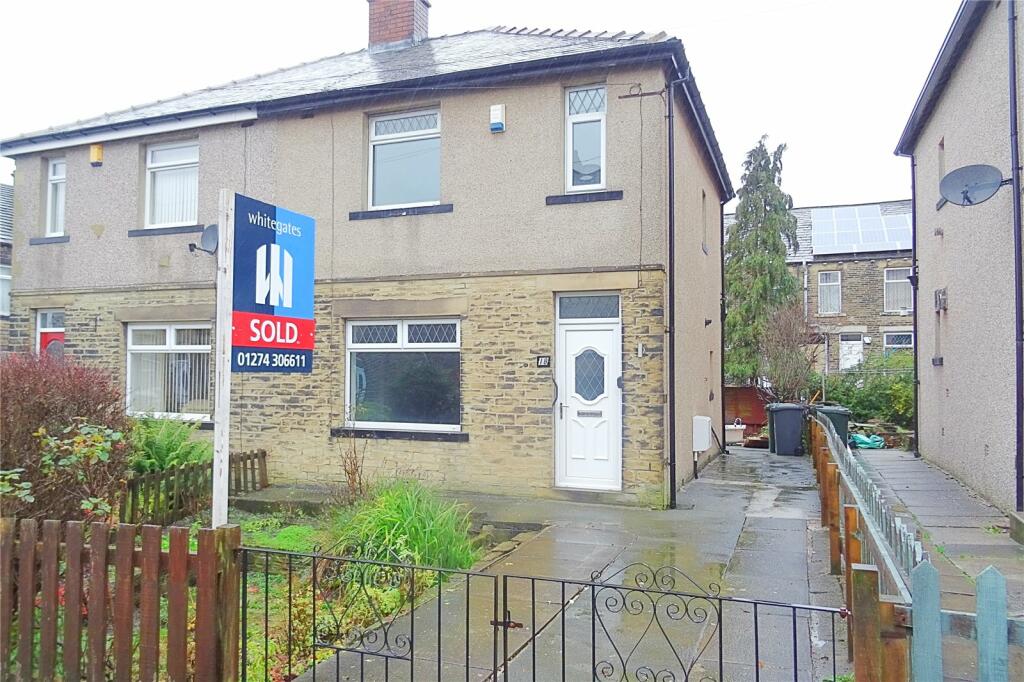 3 bedroom semi-detached house for rent in Ashfield, Bradford, West Yorkshire, BD4