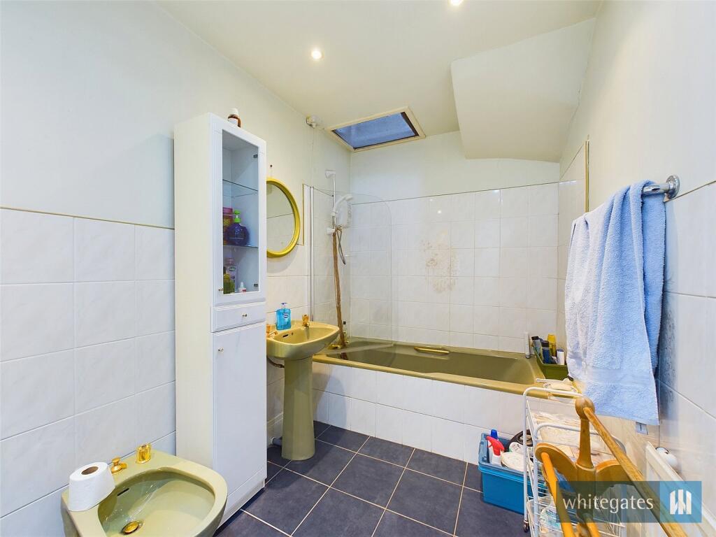Additional property image - Apsley Villas, Apsley Crescent, Bradford, West Yorkshire, BD8