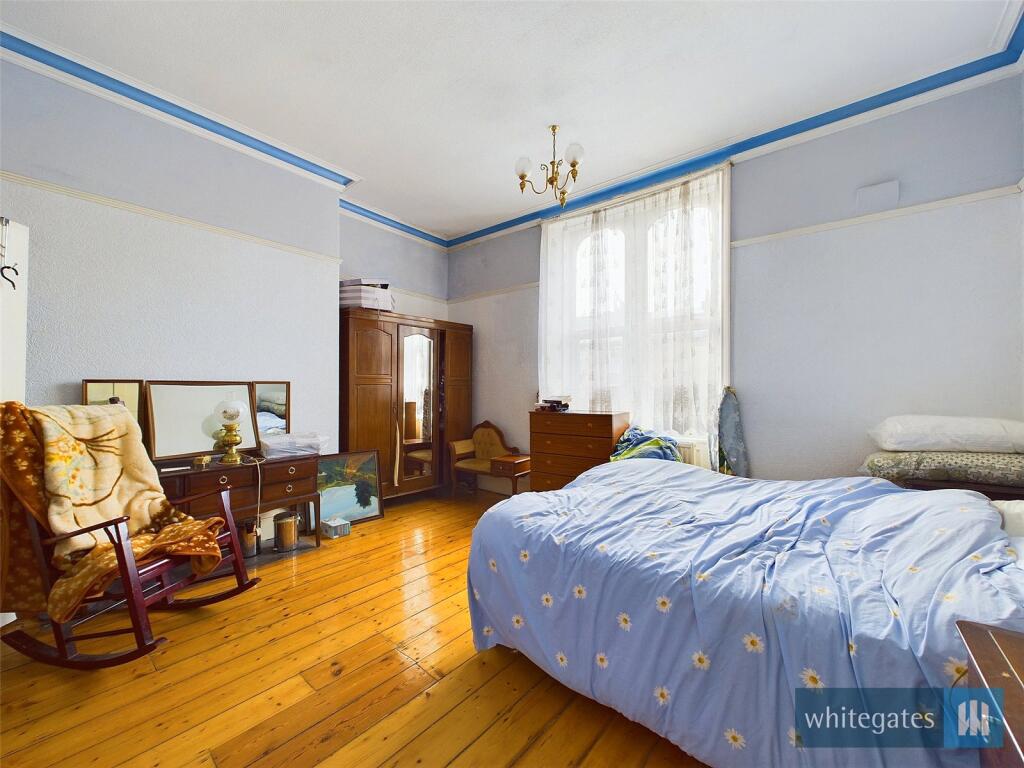Additional property image - Apsley Villas, Apsley Crescent, Bradford, West Yorkshire, BD8