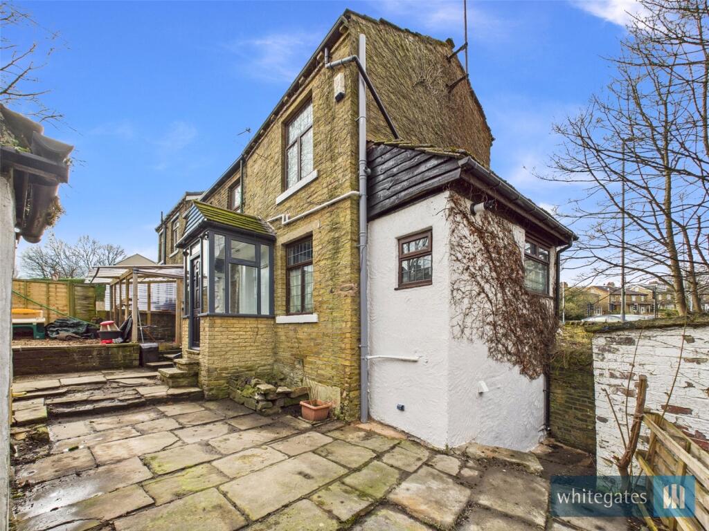 Main image of property: Smiddles Lane, Bradford, West Yorkshire, BD5