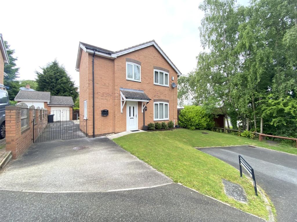 4 bedroom detached house for sale in Furnace Close, Brymbo, Wrexham, LL11