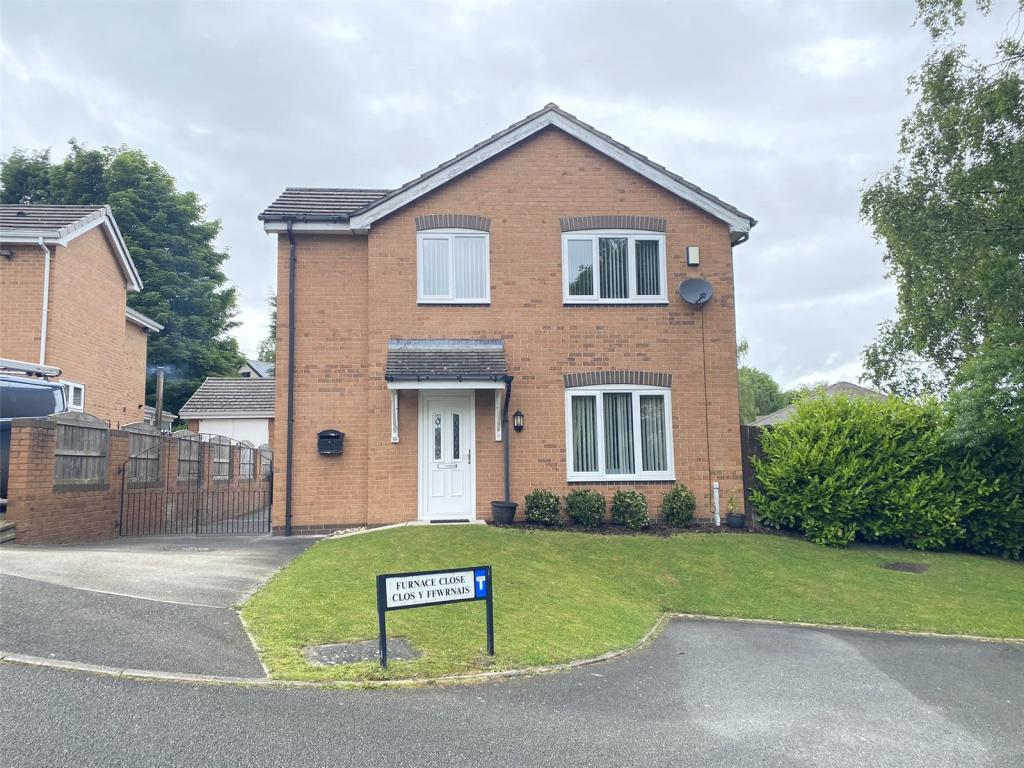 4 bedroom detached house for sale in Furnace Close, Brymbo, Wrexham, LL11