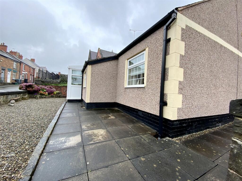 2 bedroom bungalow for sale in Hill Street, Rhosllanerchrugog, Wrexham