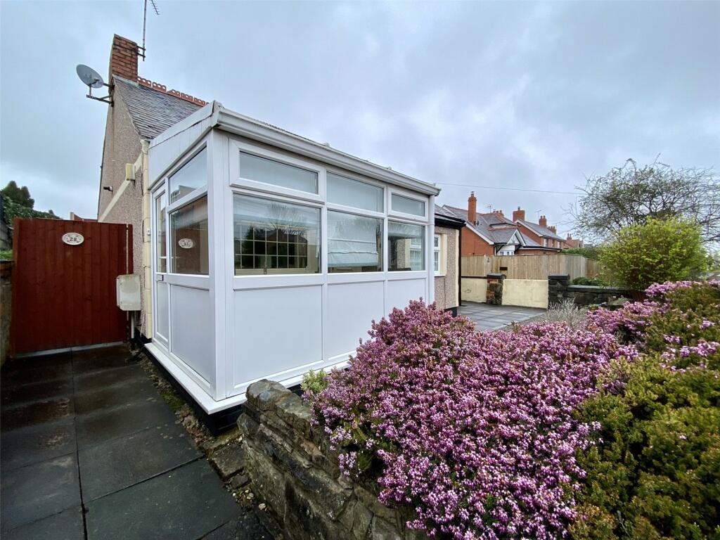 2 bedroom bungalow for sale in Hill Street, Rhosllanerchrugog, Wrexham