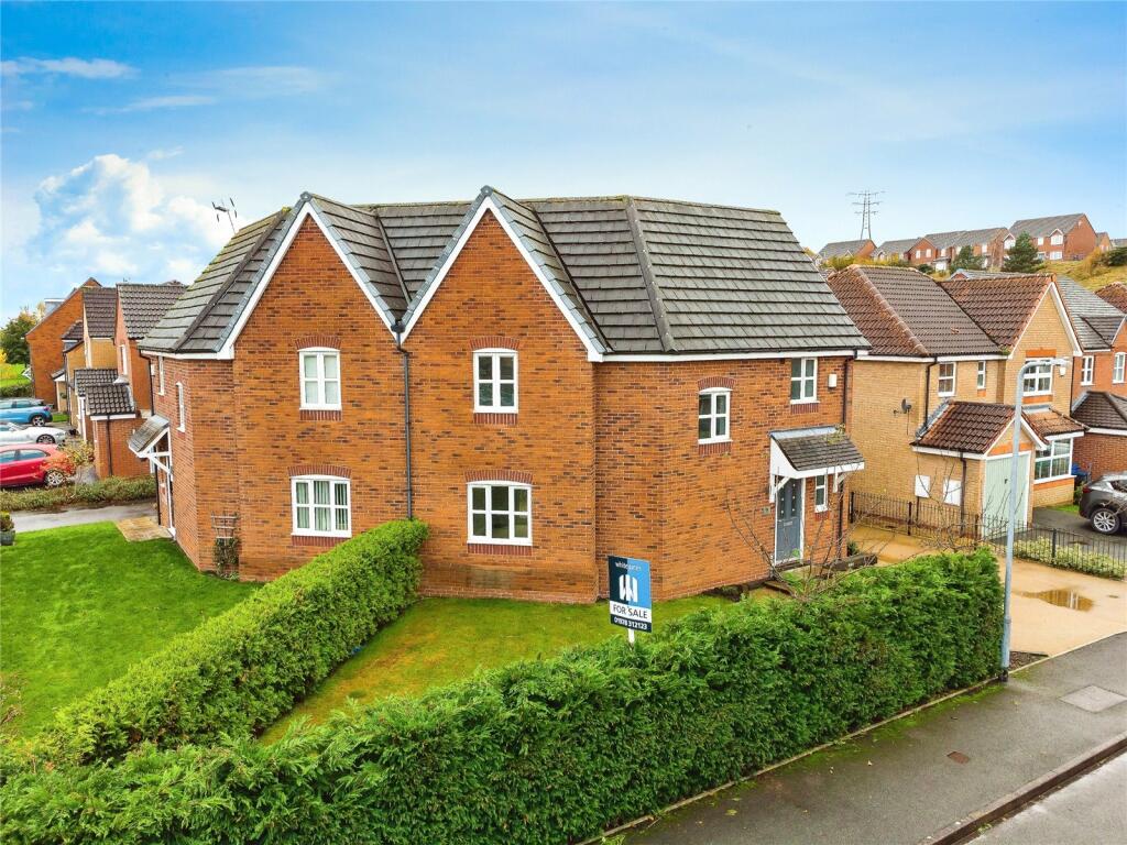 3 bedroom semidetached house for sale in Wellman Avenue, Brymbo