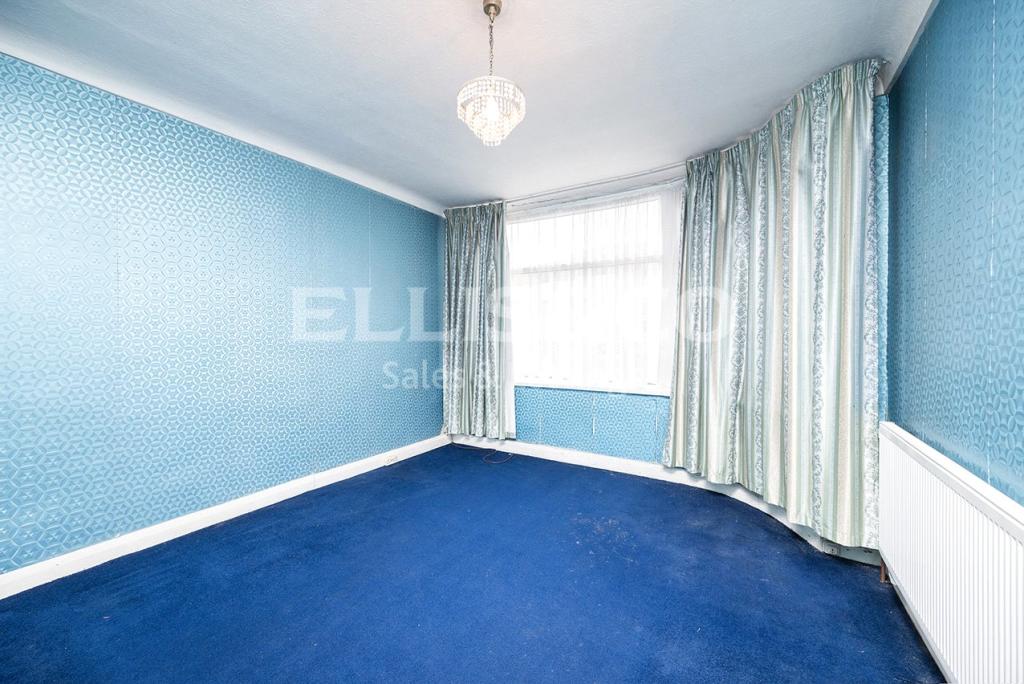 3 bedroom semidetached house for sale in Langland Crescent, Stanmore