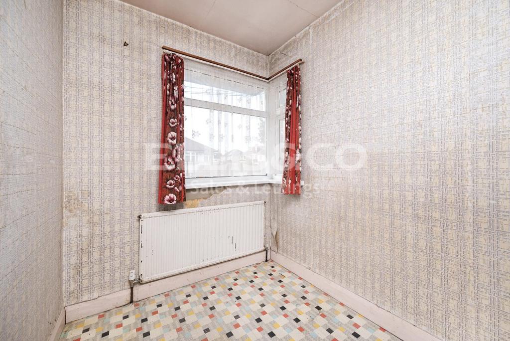 3 bedroom semidetached house for sale in Langland Crescent, Stanmore