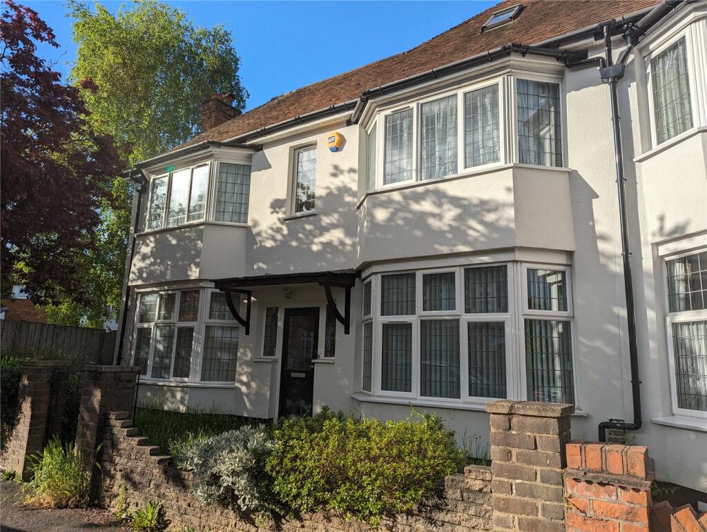 4 bedroom semidetached house for rent in Alexandra Avenue, Luton