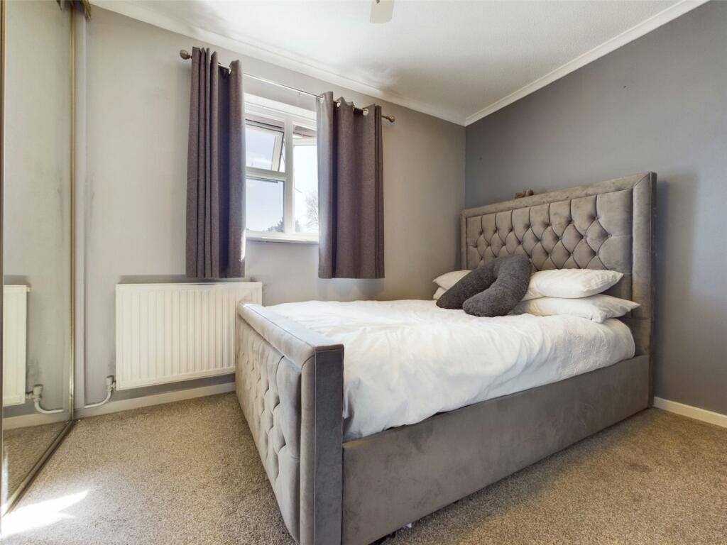 2 bedroom terraced house for sale in Pemberton Gardens, Calcot, Reading