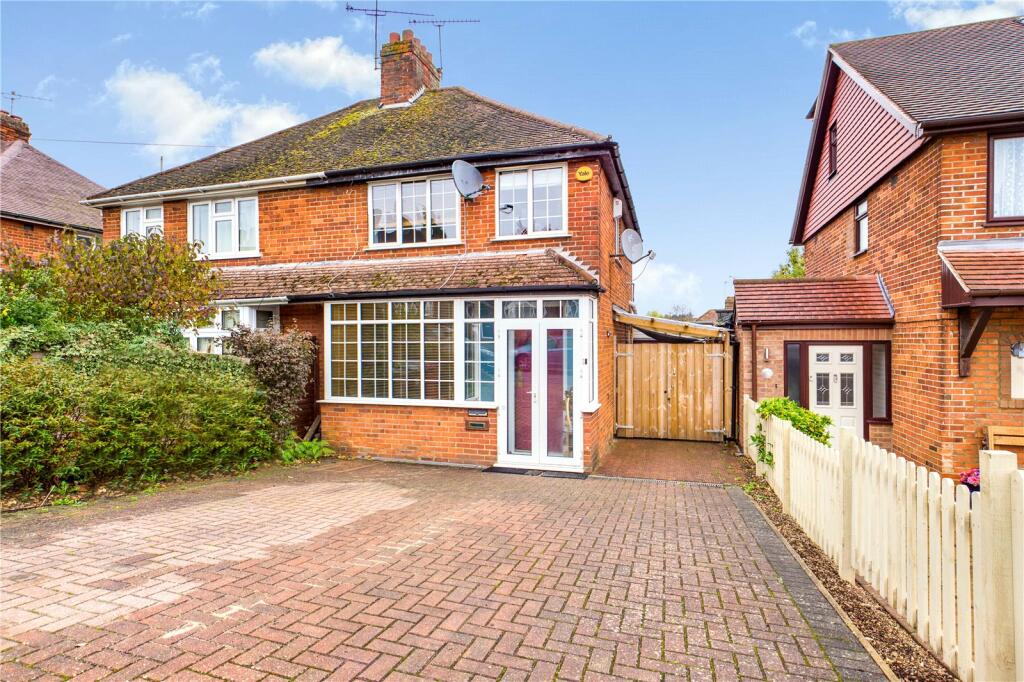 3 bedroom semidetached house for sale in Grasmere Avenue, Tilehurst