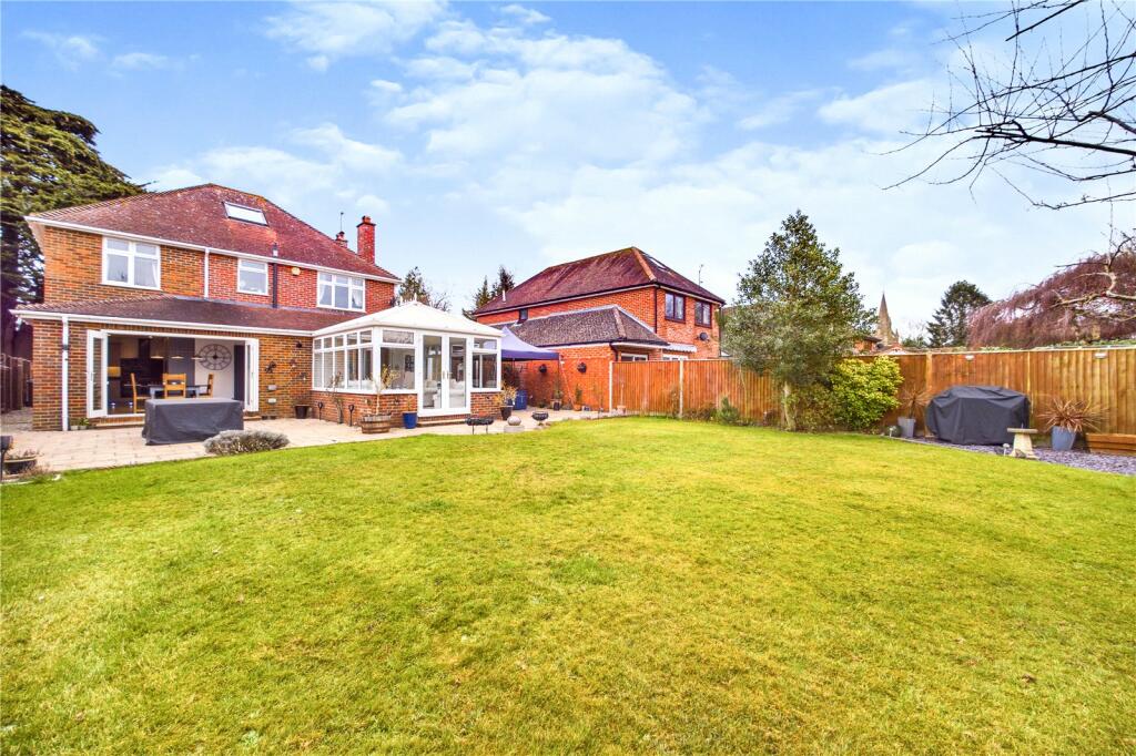 5 bedroom detached house for sale in New Lane Hill, Tilehurst, Reading