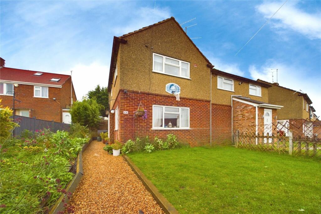2 bedroom semidetached house for sale in Brockley Close, Tilehurst
