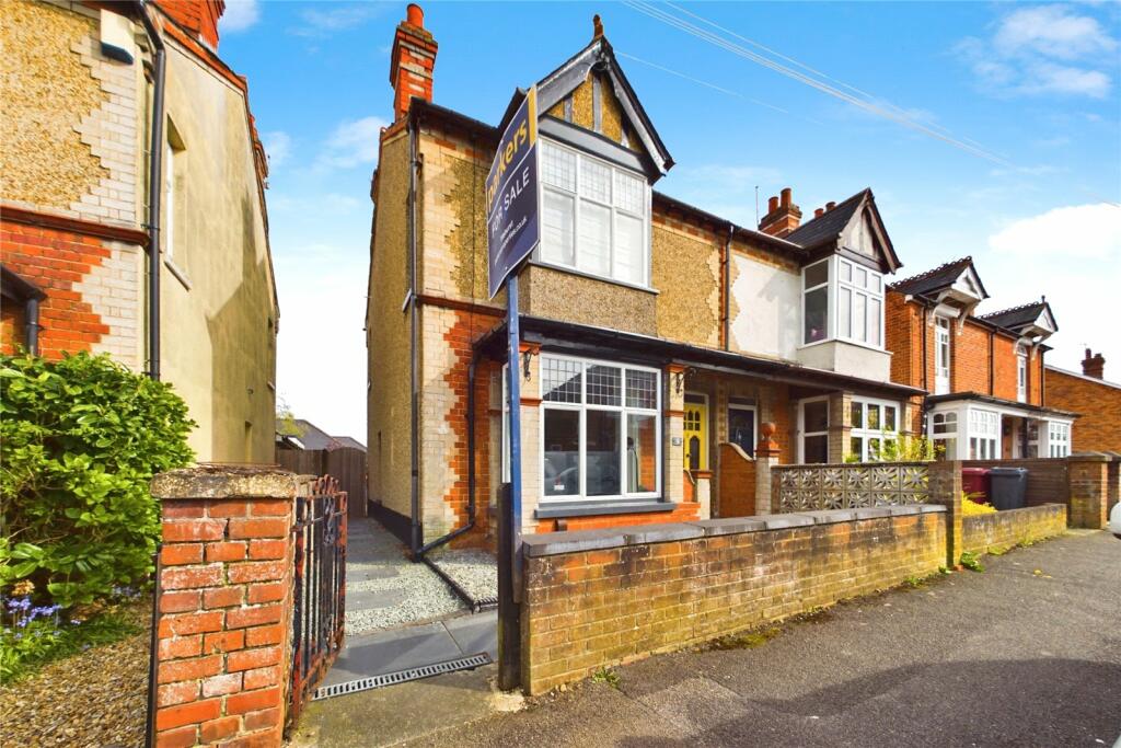 3 bedroom semi-detached house for sale in Blundells Road, Tilehurst, Reading, Berkshire, RG30