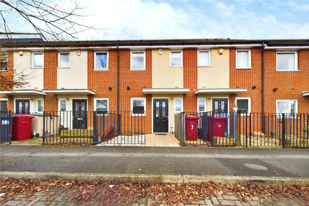 2 bedroom terraced house for sale in Tay Road, Tilehurst, Reading