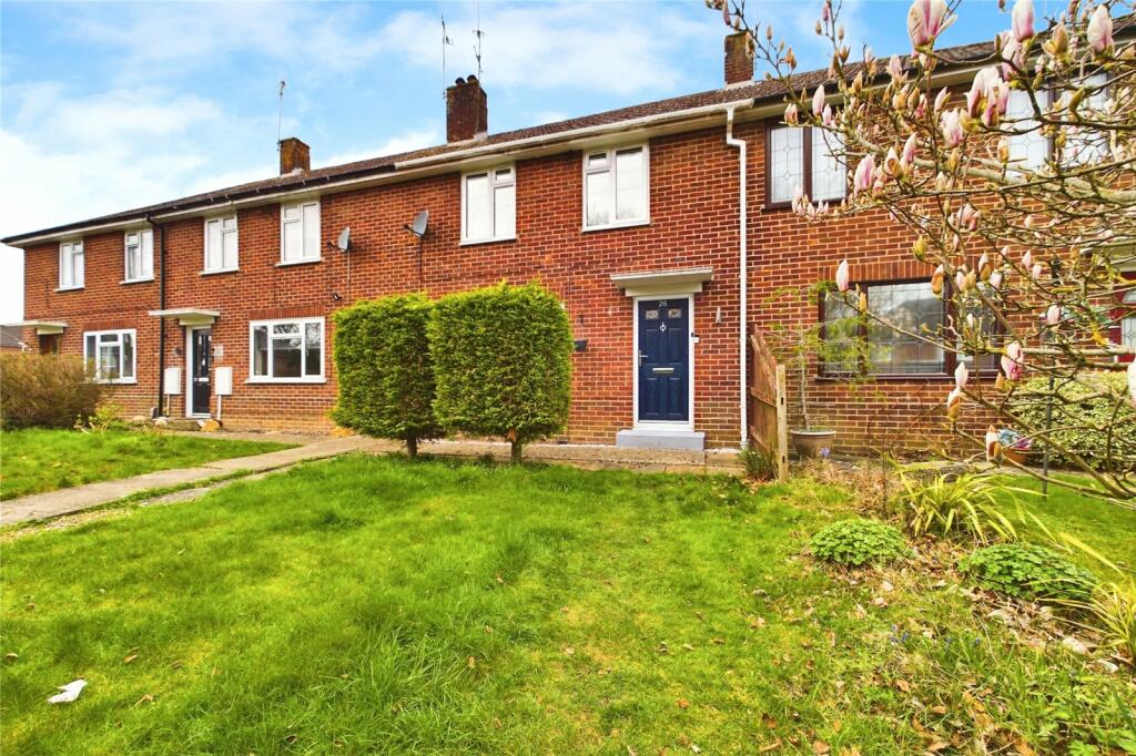 2 bedroom terraced house for sale in Portland Gardens, Tilehurst