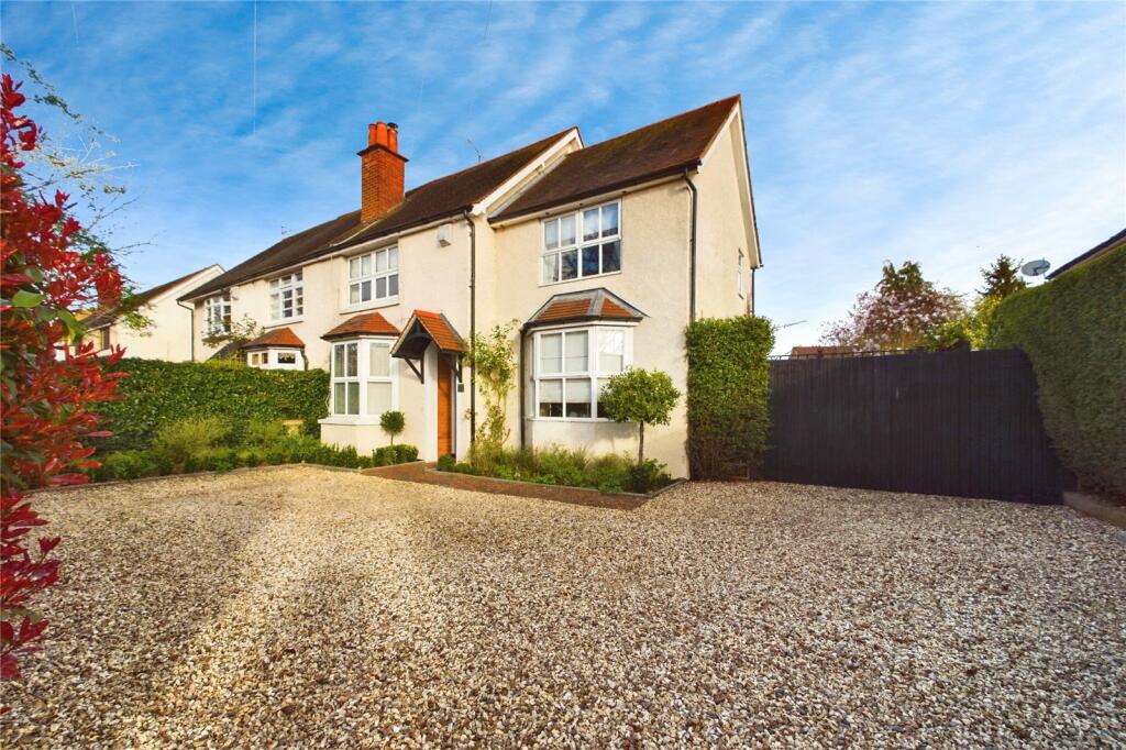 3 bedroom semidetached house for sale in Long Lane, Tilehurst, Reading