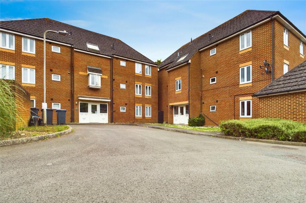 1 bedroom apartment for sale in Shilling Close, Tilehurst, Reading