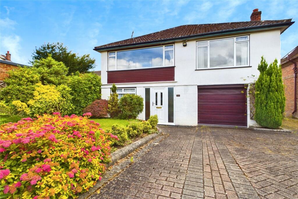 3 bedroom detached house for sale in Mapledurham Drive, Purley on