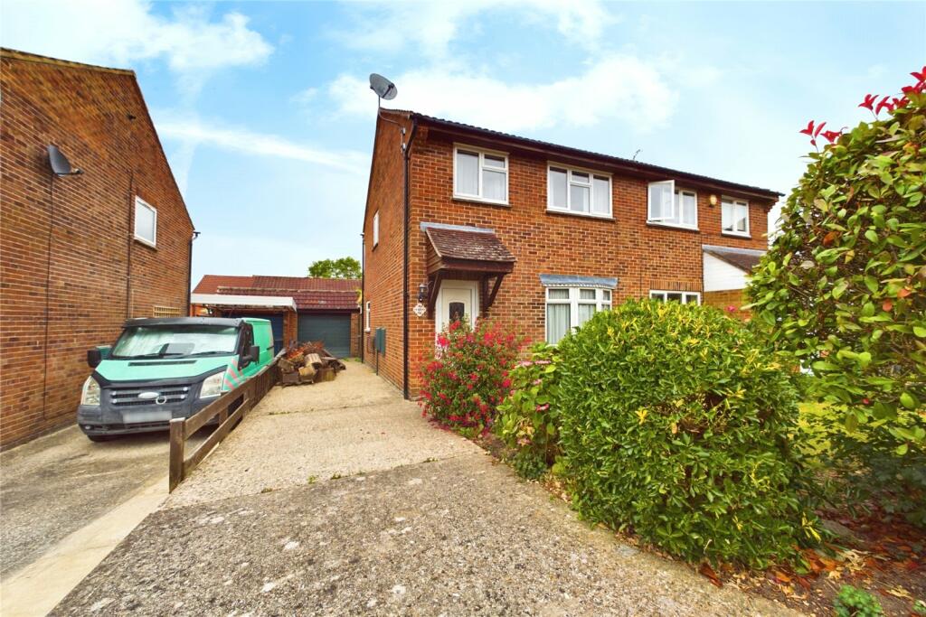 3 bedroom semidetached house for sale in Devonshire Gardens, Tilehurst