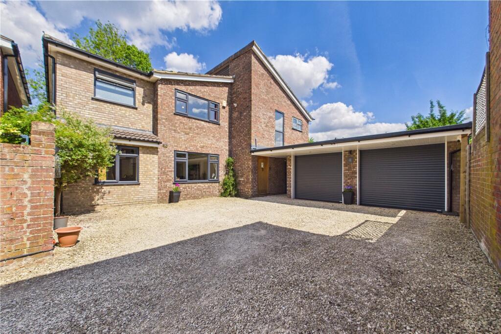Main image of property: Larissa Close, Tilehurst, Reading, Berkshire, RG31