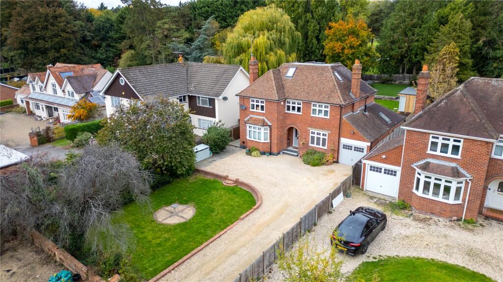 Main image of property: Bath Road, Calcot, Reading, Berkshire, RG31